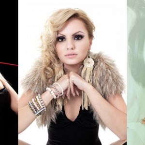 Chicas Rubias Elegantes con Auriculares