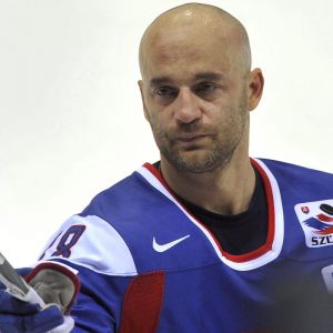 Jugador de Hockey sobre Hielo en Acción