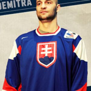 Jugador de Hockey con Camiseta Eslovaca