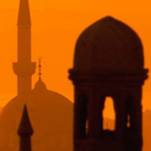 Silhouette de Mezquita al Atardecer