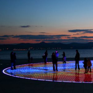 Pista de Baile Nocturna Colorida