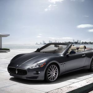 Coche Convertible de Lujo Maserati