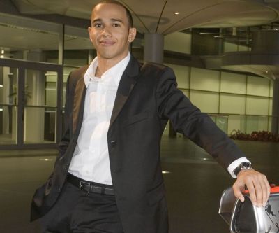 Hombre Elegante en Traje