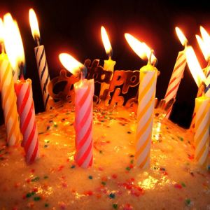Pastel de Cumpleaños con Velas