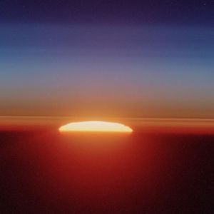 Impresionante Atardecer Sobre el Horizonte