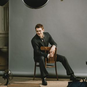 Hombre Elegante en Traje