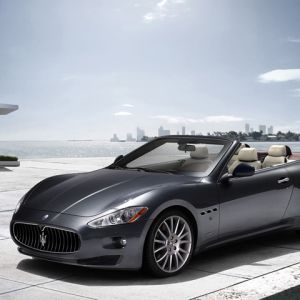Maserati Convertible en la Costa