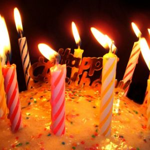 Pastel de Cumpleaños con Velas