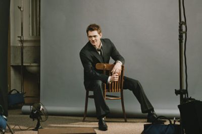 Hombre Elegante en Traje