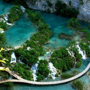 Cascadas y Lagos Impresionantes