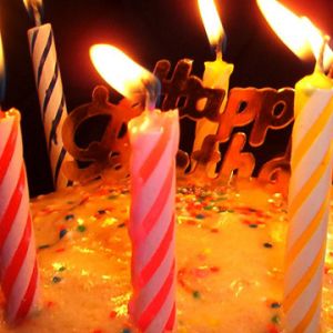 Pastel de Cumpleaños con Velas