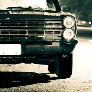 Coche Clásico de Noche