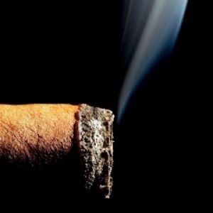 Humo de Cigarro Abstracto