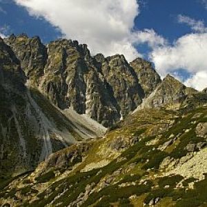 Paisaje montañoso majestuoso