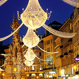 Luces de Navidad en la plaza