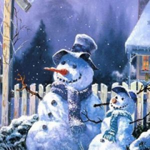 Encantadora escena de muñecos de nieve