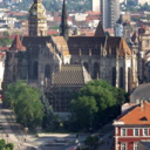 Vista de la Catedral de Santa Isabel