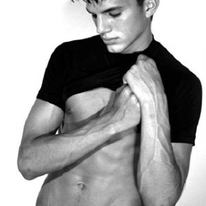Modelo Masculino Estiloso
