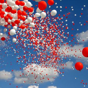 Globos Coloridos en el Cielo