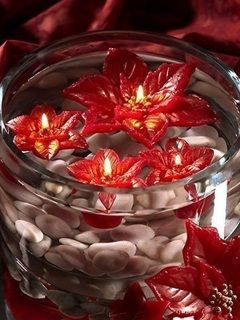 Arreglo de Velas en Forma de Flor Roja