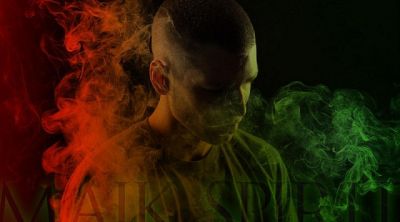Hombre Misterioso en Humo