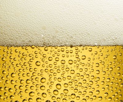 Cerveza Refrescante con Burbujas
