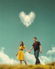 Pareja Enamorada con Nube en Forma de Corazón
