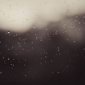 Gotas de Lluvia en la Ventana