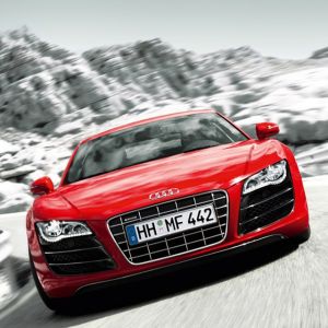 Coche deportivo Audi R8 rojo