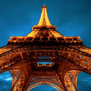 Vista Nocturna de la Torre Eiffel