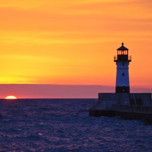 Faro al Atardecer