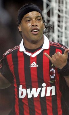 Ronaldinho Celebrando un Gol