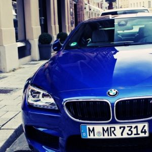 Coche Deportivo Azul BMW M6