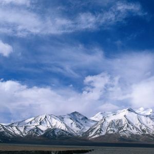Paisaje Montañoso Nevado