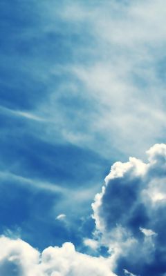 Cielo Azul y Nubes