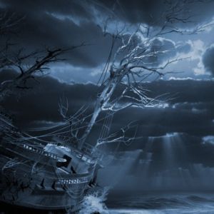 Barco Misterioso en Mares Tormentosos