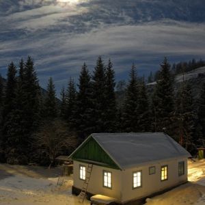 Cabaña Nevada Bajo la Luna