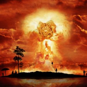 León en explosión ardiente