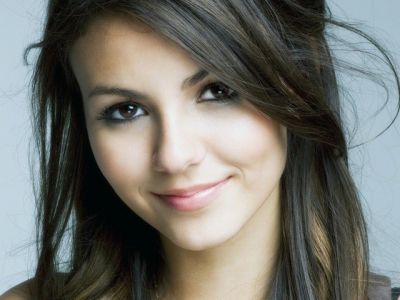 Mujer Joven Encantadora