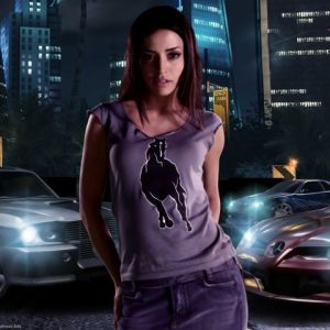 Chica Estilosa con Coches