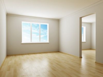 Habitación Vacía y Brillante con Ventanas