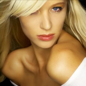 Impresionante Belleza Rubia