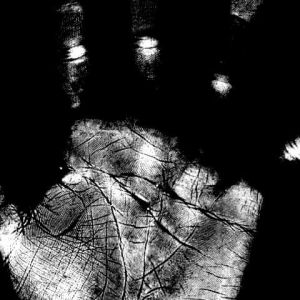 Huella de mano en blanco y negro