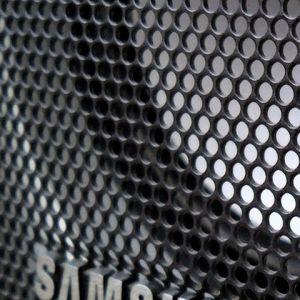 Logo de Samsung en Fondo de Malla