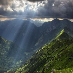Majestuoso paisaje montañoso