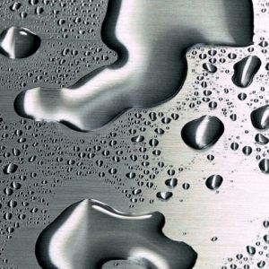 Gotas de agua metálicas