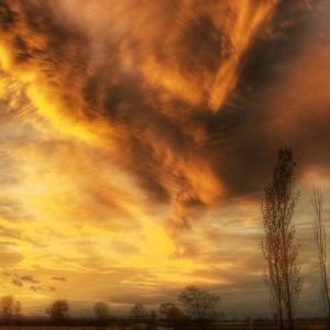 Impresionante Atardecer Sobre Camino Rural
