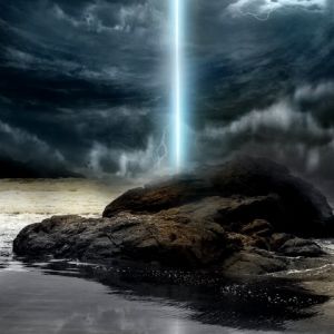 Luz Misteriosa Sobre el Océano