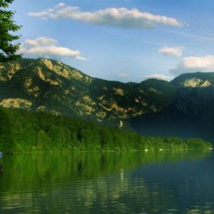 Lago de Montaña Sereno