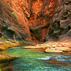 Impresionante Río en el Cañón